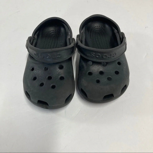 Crocs Youth Clogs Size 7 black double strap - Picture 4 of 7